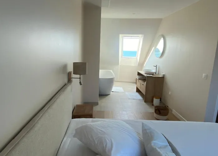 Σπίτι διακοπών / Maison Entierement Renovee A 100 M Des Plages Γκρανβίλ