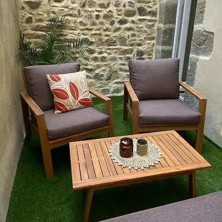 Holiday home / Maison Entierement Renovee A 100 M Des Plages *