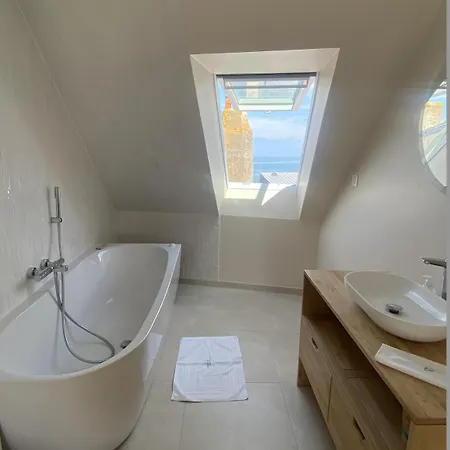 / Maison Entierement Renovee A 100 M Des Plages