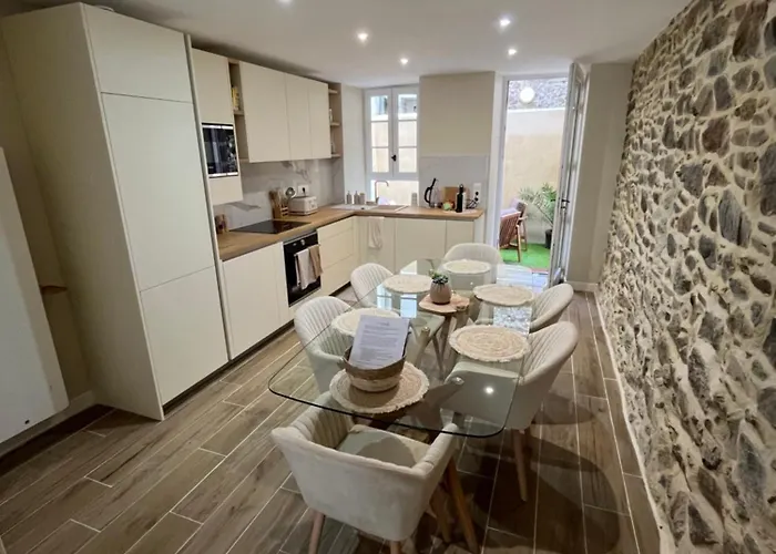 Vakantiehuis / Maison Entierement Renovee A 100 M Des Plages Granville