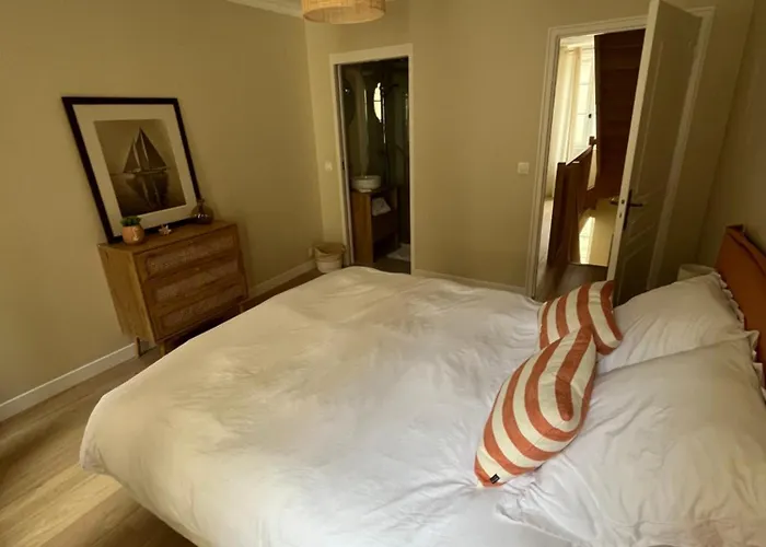 / Maison Entierement Renovee A 100 M Des Plages Granville