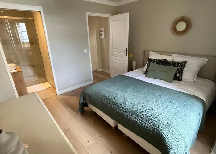 Vakantiehuis / Maison Entierement Renovee A 100 M Des Plages Granville